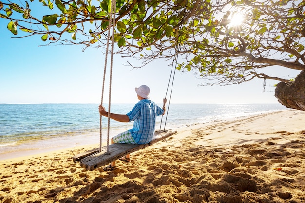 Balancer sur la plage hawaïenne