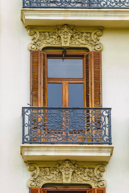 balcons, architecture typique de la ville espagnole de Valence