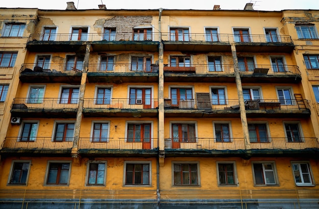 Balcons vintage après fond d'incendie