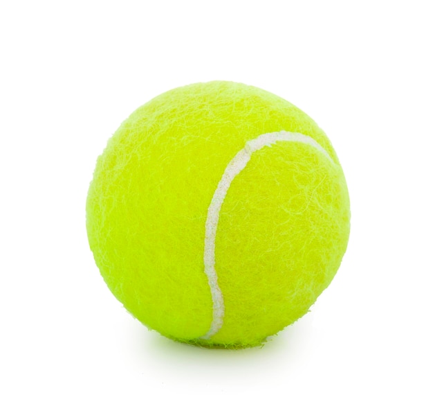 Balle de tennis isolée sur blanc