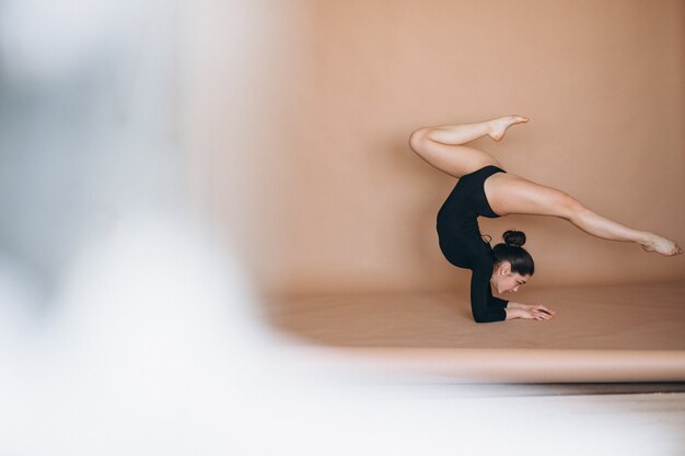 Ballerine femme en studio