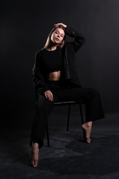 Ballerine noire studio danse fille danseuse femme jeune artiste interprète ballet
