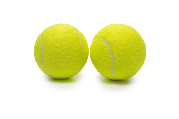 Balles de tennis isolés sur fond blanc.