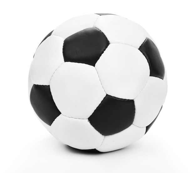 Ballon de football isolé sur blanc