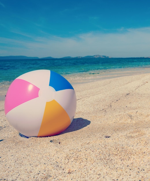 Ballon de plage au ton vintage