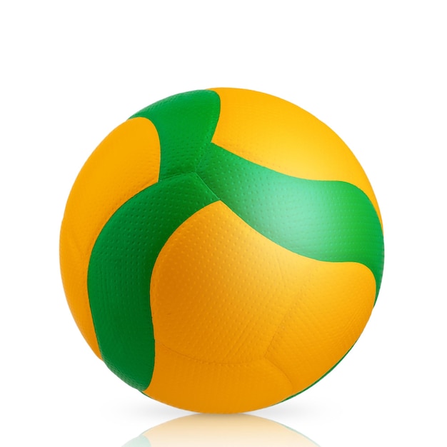 Ballon de volley-ball professionnel jaune et vert, isolé sur fond blanc