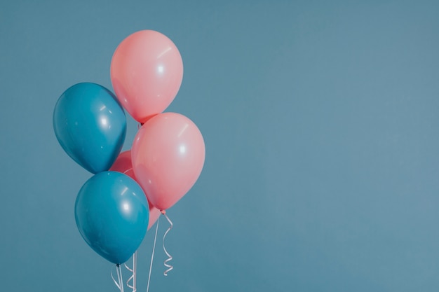 Ballons à l&#39;hélium rose et bleu