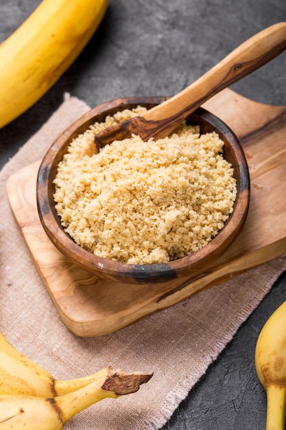 Bananes crues et séchées, farine de plantain