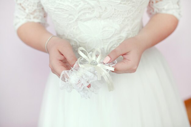 Le bandage de mariage pour la mariée