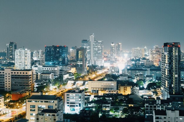 Bangkok illuminée la nuit