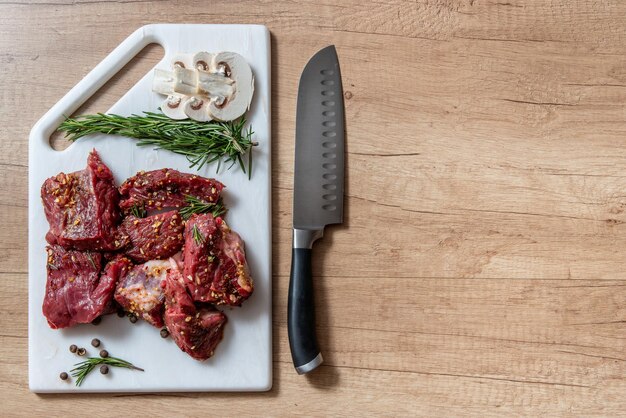 bannière d'achat de viande crue espace libre pour le texte, la cuisine maison, l'arrière-plan de la cuisine