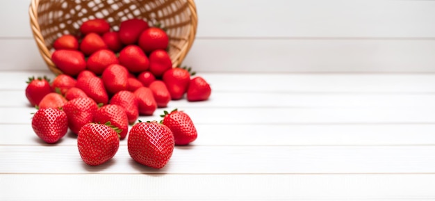 Bannière panoramique photo de fraise dans un panier en osier sur fond de planches blanches rustiques Generative AI