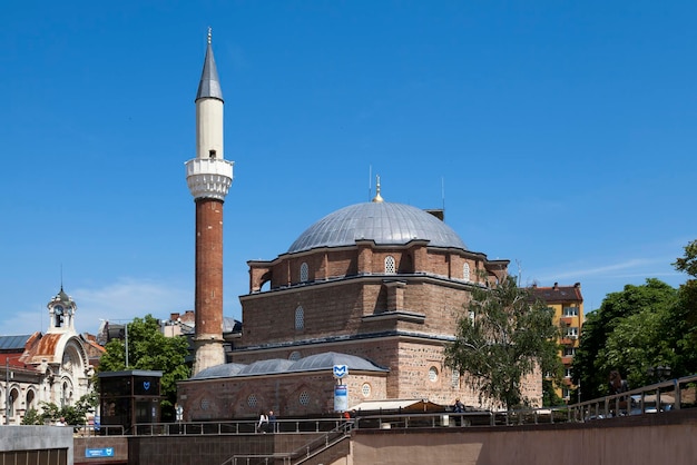La Banya Bashi est une mosquée ornée d'un grand dôme à Sofia