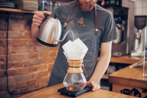 Barista préparer le concept de commande de café