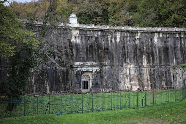 Barrage ancien et historique