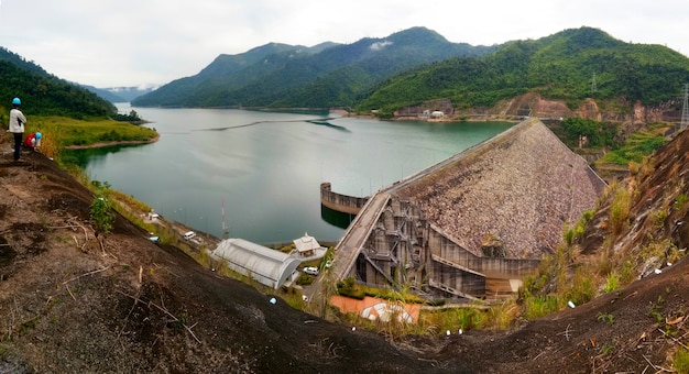 Barrage au laos