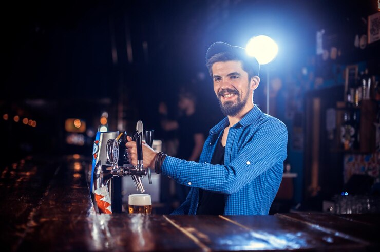 Photo bartender concocte un cocktail sur la brasserie