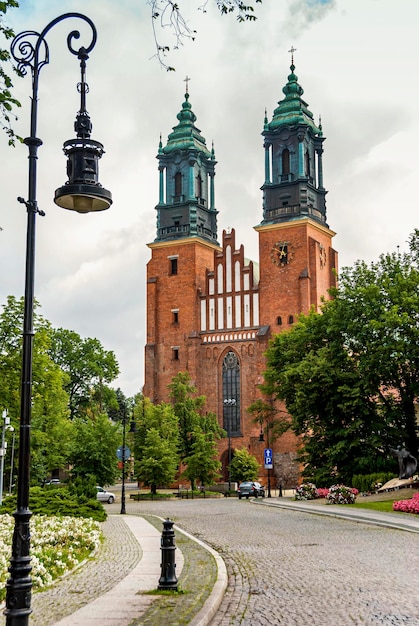 Basilique historique de l'église Pierre et Paul à Poznan