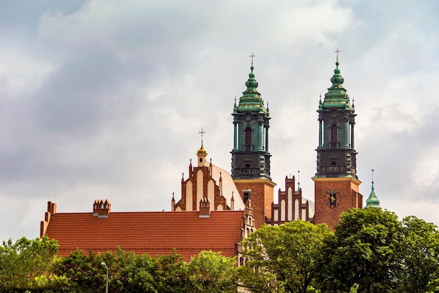 Basilique historique de l'église Pierre et Paul à Poznan