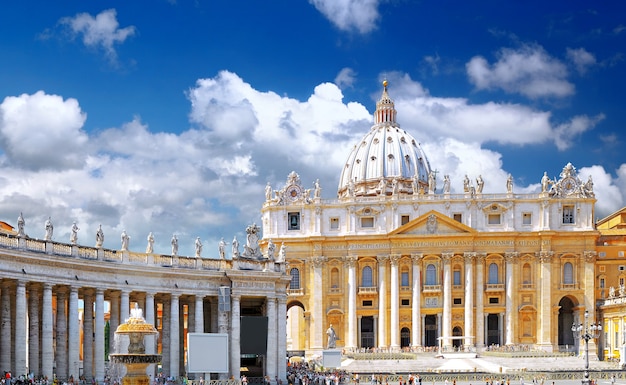 Basilique Saint-Pierre, Place Saint-Pierre, Cité du Vatican. Panorama