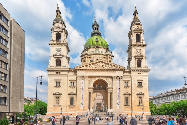 Basilique St.Stephen à Budapest pendant la journée.