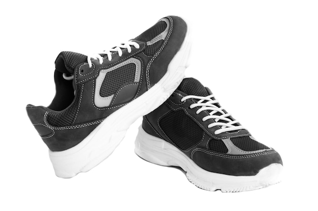 Baskets pour un usage quotidien Paire de chaussures de sport unisexe isolé sur fond blanc