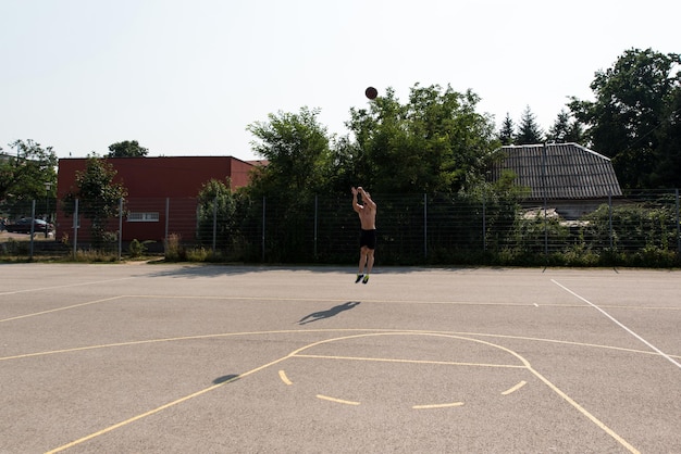 basketteur, tir, dans, a, cour de récréation