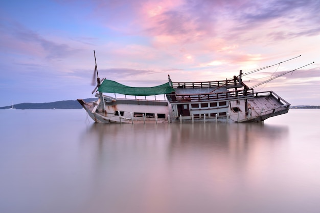 Bateau abandonné