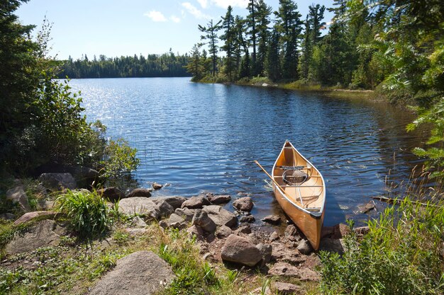 Photo bateau dans le lac