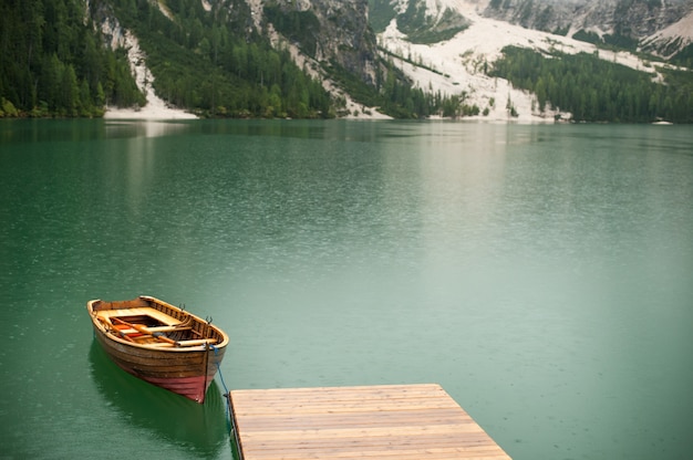 bateau dans le lac