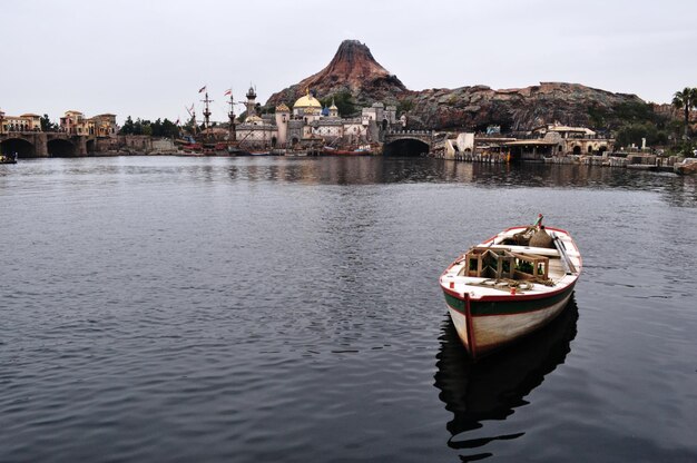 Photo bateau dans la rivière