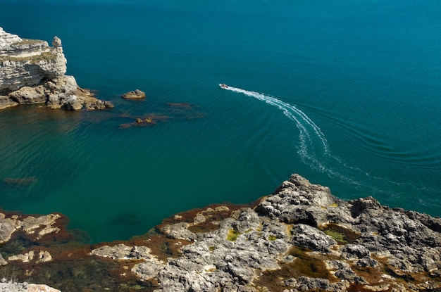 Bateau à la dérive