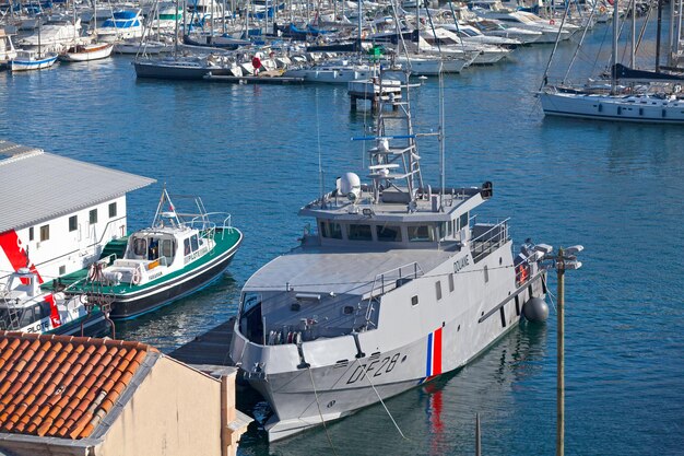 Bateau de la douane française