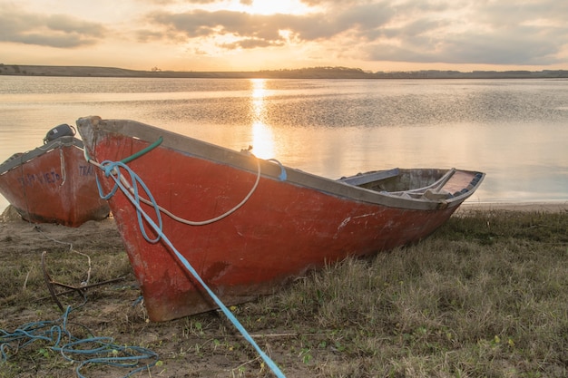 bateau sur le lac