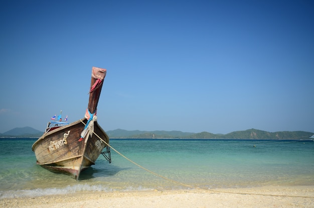 Bateau à longue queue en Thaïlande