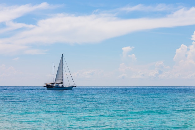 Bateau sur la mer