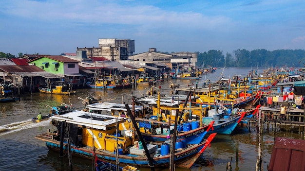 Bateau de pêche au port de Taiping