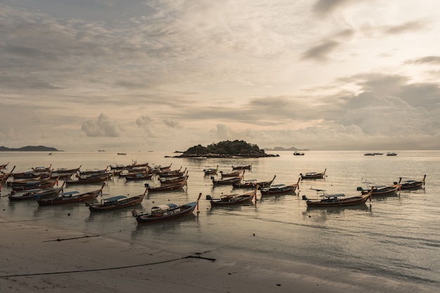 Bateau de pêche sur la plage