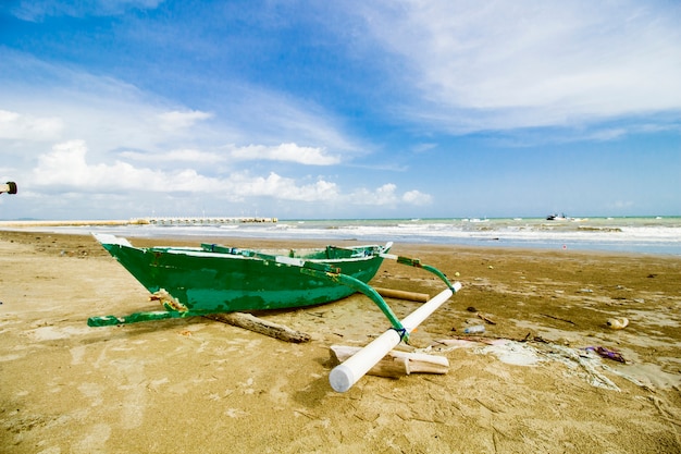 Bateau de pêche traditionnel