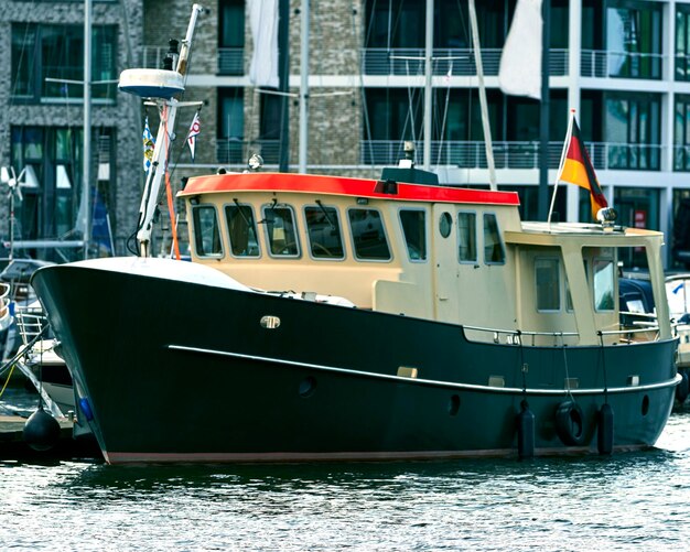 Photo des bateaux amarrés en mer