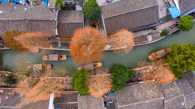 bateaux sur les canaux de Shanghai Zhujiajiao Water Town à Shanghai