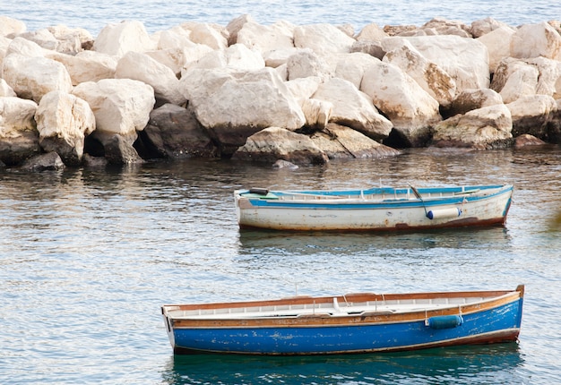 Bateaux de pêche dans le golfe de Naples