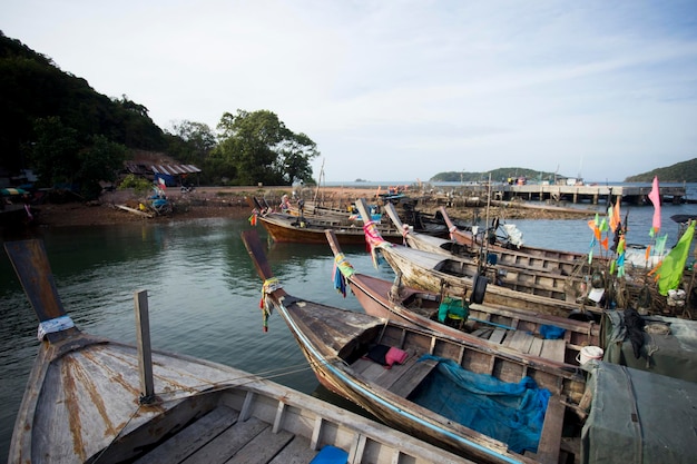 Des bateaux de pêche sur l'île de Ko Yao, dans le sud de la Thaïlande