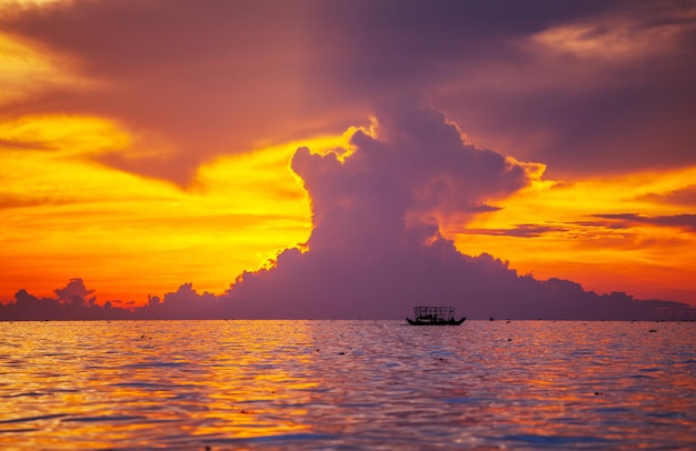 Bateaux de pêche à Kep, Cambodge