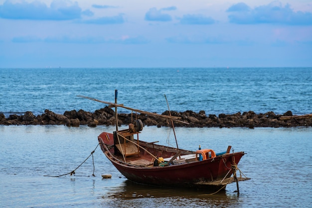 Bateaux de pêche sur la plage