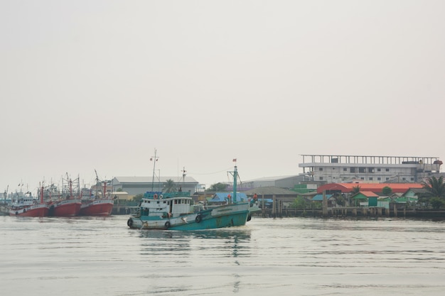 Bateaux de pêche thaïlandais