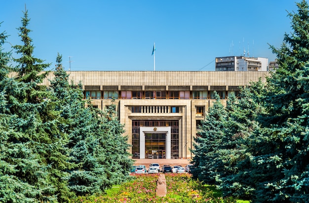 Bâtiment administratif dans le centre-ville d'Almaty au Kazakhstan