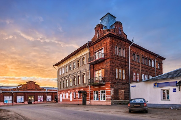 Bâtiment en briques antiques de la région de Kineshma Ivanovo