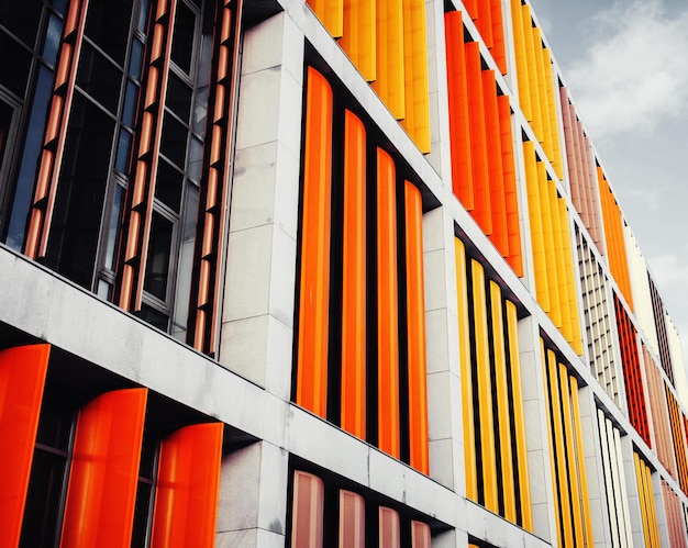 Bâtiment de bureaux coloré