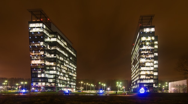 Bâtiment de bureaux locaux extérieur Vue de nuit